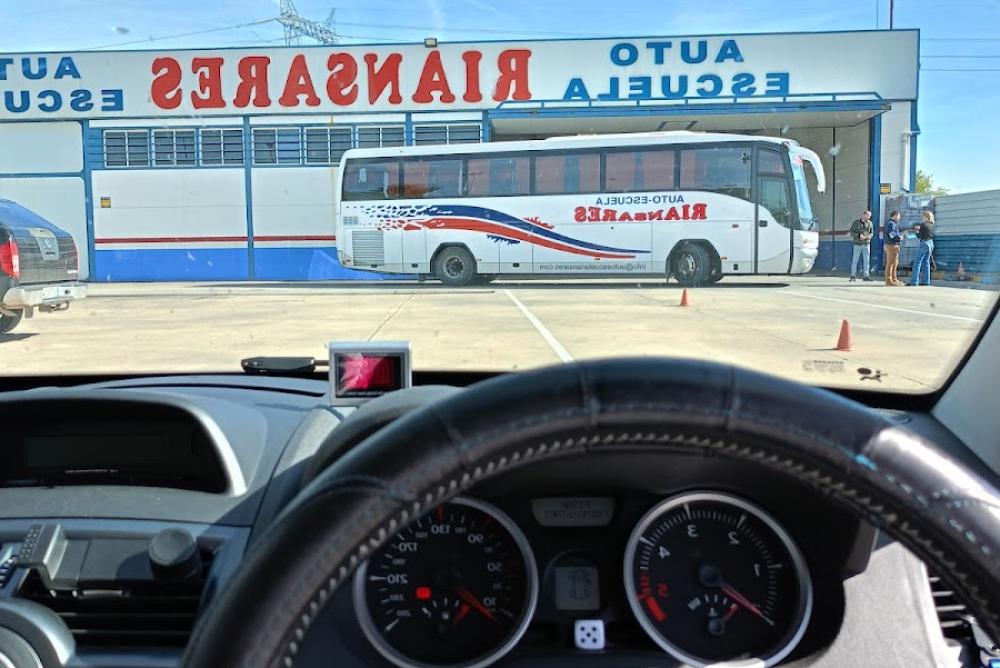 Autoescuela Riaansares